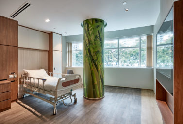 Novaptus Surgery Centre, patients can opt for an enhancements such as suites for additional privacy and space to accommodate a dedicated aid after eye surgery.